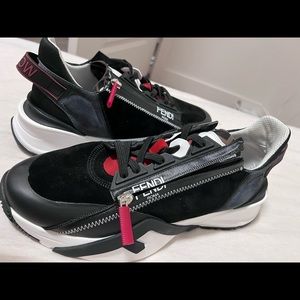 Fendi Flow Sneakers. Multicolor suede low tops
Mens Size: 10.5 - EU: 44.5